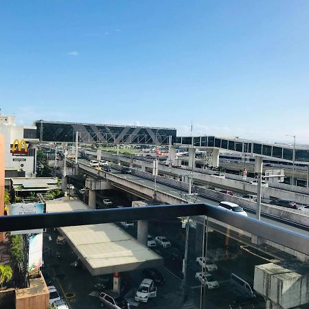 One Palm Tree Villas Across Naia-T3 Manila Eksteriør billede