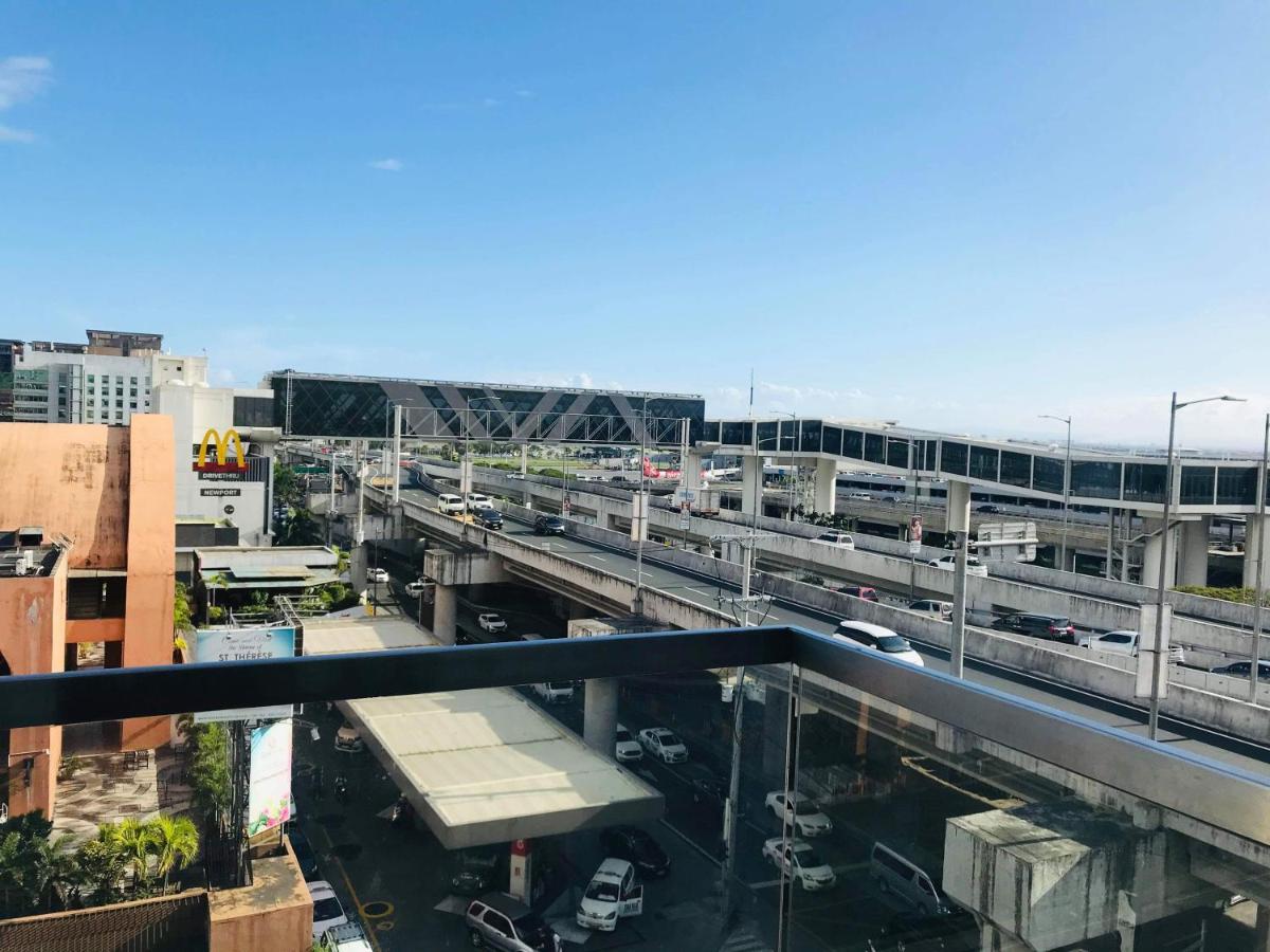 One Palm Tree Villas Across Naia-T3 Manila Eksteriør billede